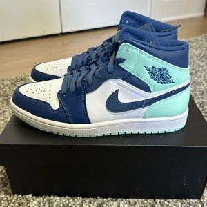 NWT Air Jordan 1 Mid